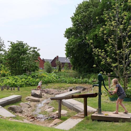Rijnvliet heeft een voedselbos middenin de woonwijk. © Felixx