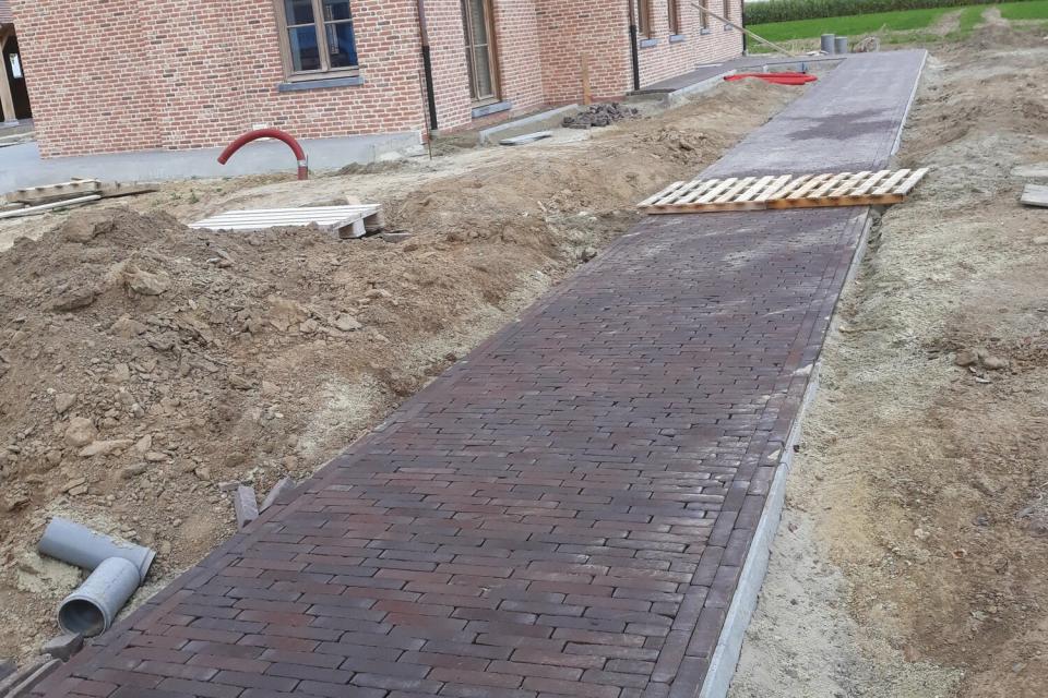 Aanleg tuinpad