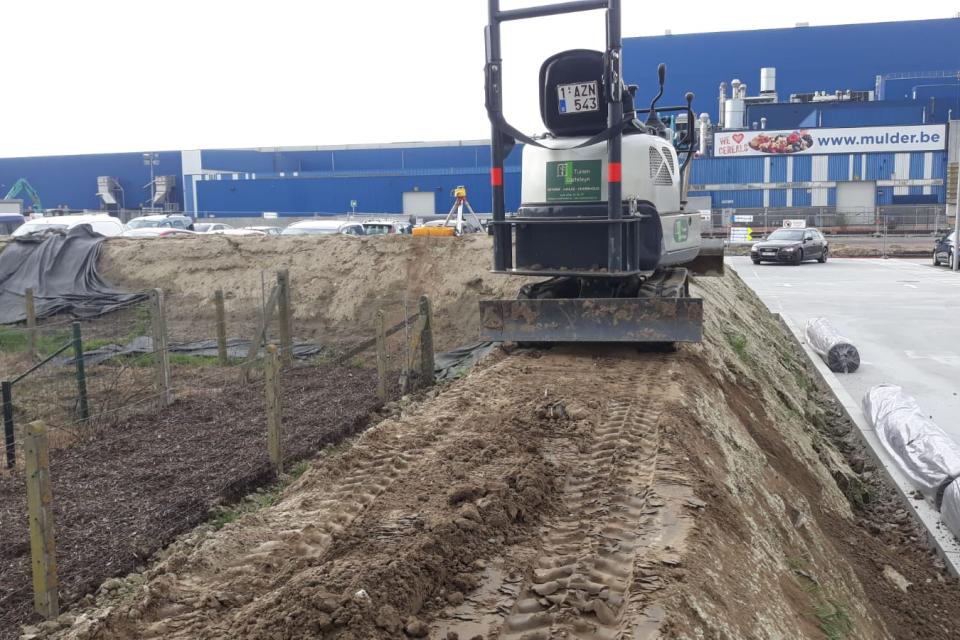 Aanleg talud voor aanplanting