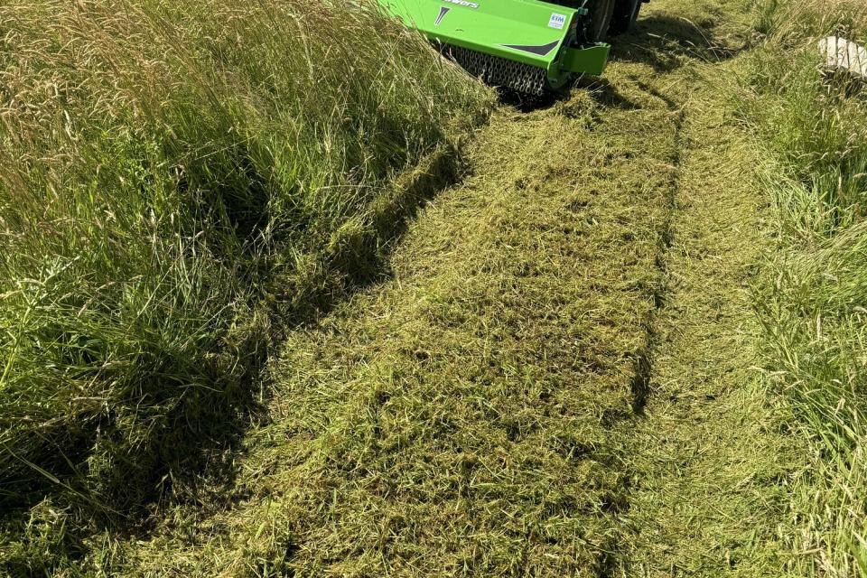 Klepel maaien van gras en andere percelen 
