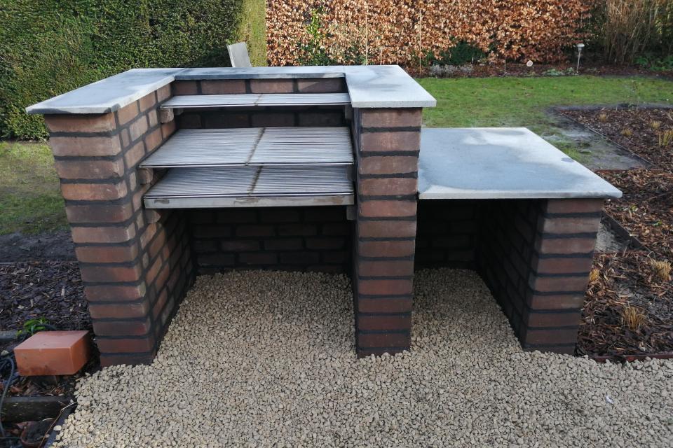 BBQ gemetseld 