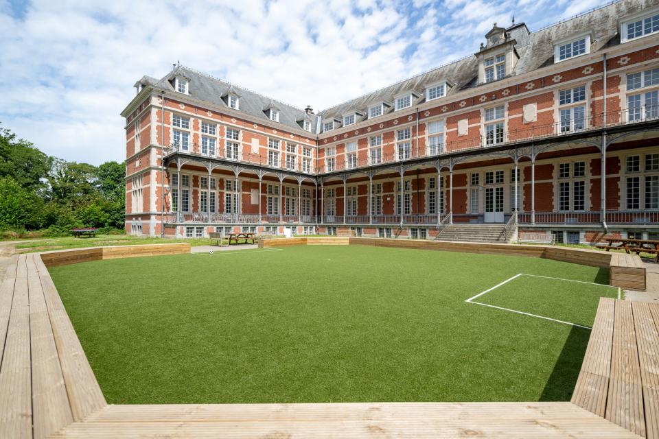 Multigame school