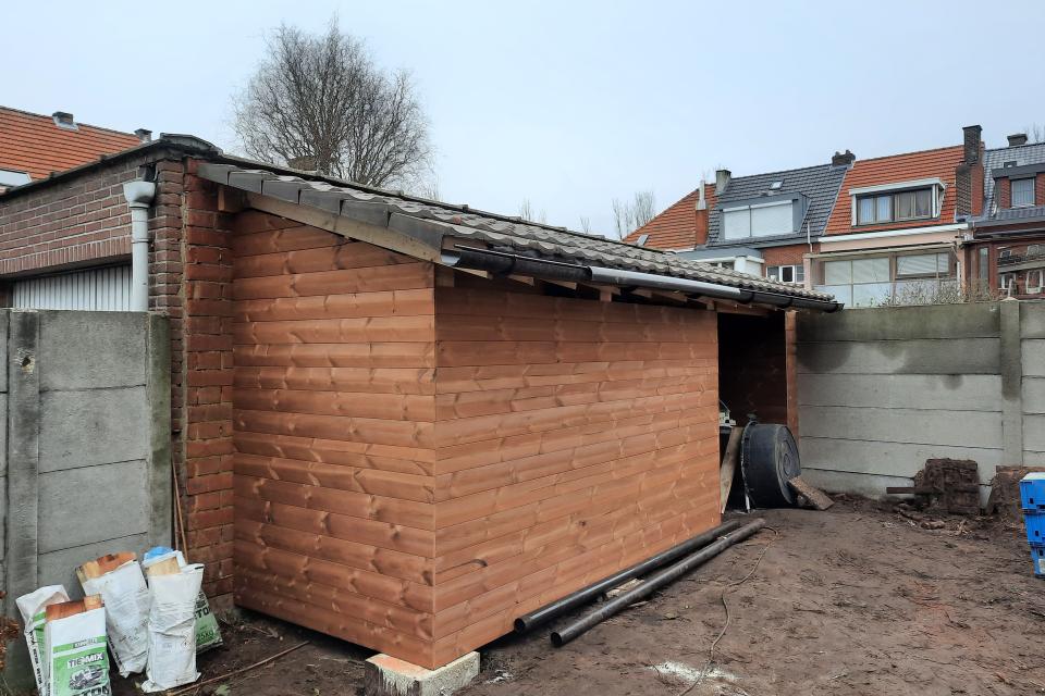 Berging/zithoekje in thermowood