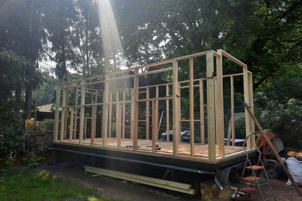 Woonwagen in opbouw