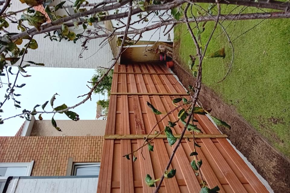 Hardhouten omheining