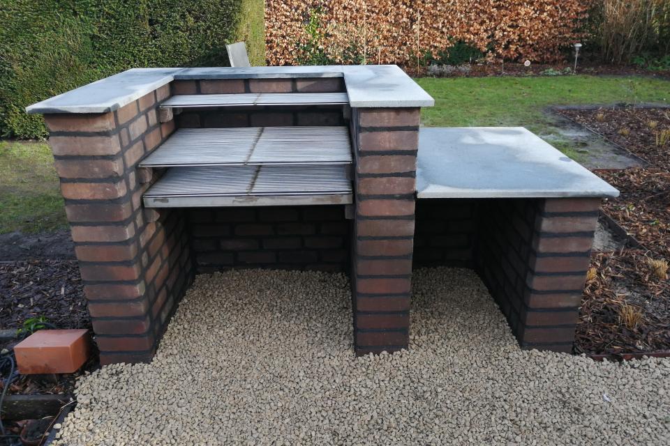 BBQ gemetseld 