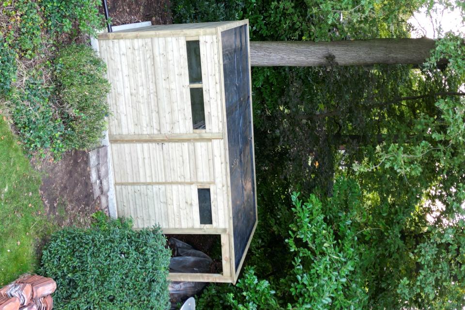 Opbouw van tuinhuis met epdm-folie