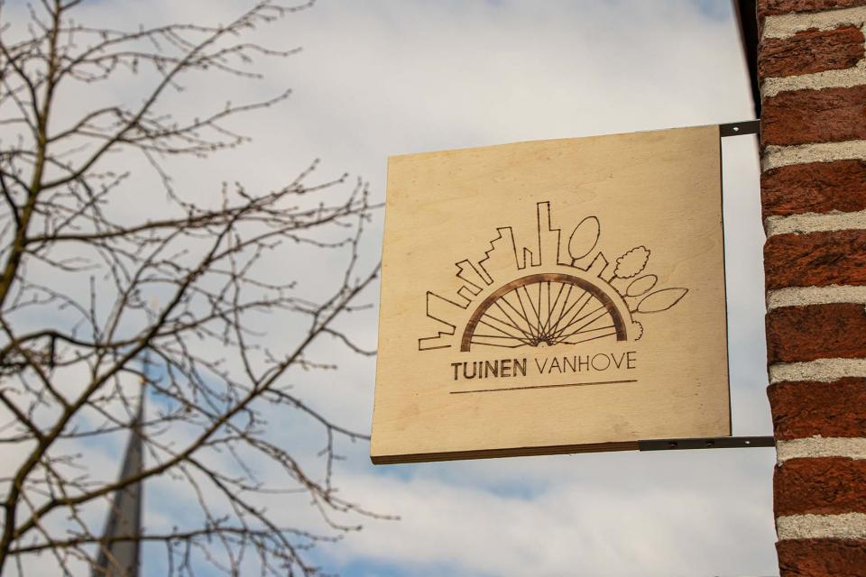 Tuinen%20Vanhove%20-%20signbord%20-%20kl.jpg